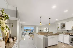 2420 8th Ave N, Seattle, WA 98109 - Photo 8