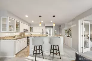 2420 8th Ave N, Seattle, WA 98109 - Photo 12