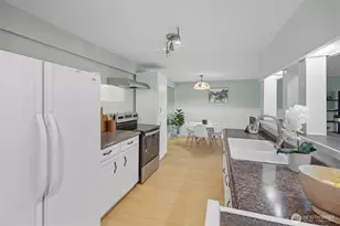 9416 1st Ave NE, Seattle, WA 98115 - Photo 28