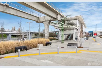 9416 1st Avenue NE #305, Seattle, WA 98115 - Photo 32