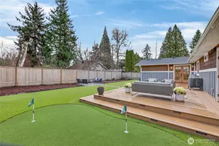 10411 NE 112th St, Kirkland, WA 98033 - Photo 38