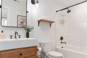 10411 NE 112th St, Kirkland, WA 98033 - Photo 26