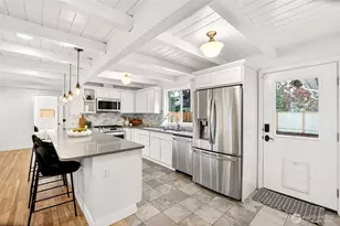 10411 NE 112th St, Kirkland, WA 98033 - Photo 14