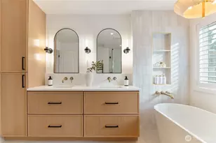 10411 NE 112th St, Kirkland, WA 98033 - Photo 22