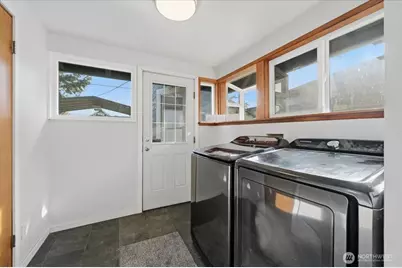 2005 McDougall Avenue, Everett, WA 98201 - Photo 16