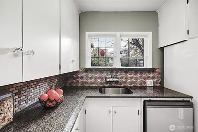 750 Belmont Avenue E #5, Seattle, WA 98102 - Photo 14