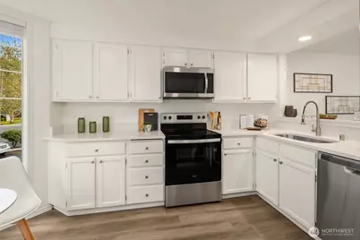 10215 NE 129th Lane, Kirkland, WA 98034 - Photo 16