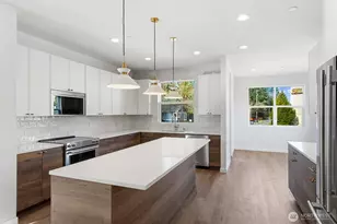 728 Newport Way NW, Issaquah, WA 98027 - Photo 4