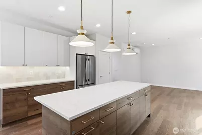 728 Newport Way NW, Issaquah, WA 98027 - Photo 8