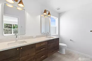 728 Newport Way NW, Issaquah, WA 98027 - Photo 10