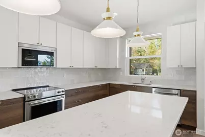 728 Newport Way NW, Issaquah, WA 98027 - Photo 6