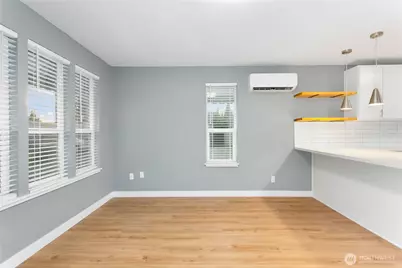 516 1/2 11th Street NW, Puyallup, WA 98371 - Photo 4