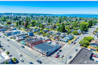 1906 Broadway, Everett, WA 98201 - Photo 2