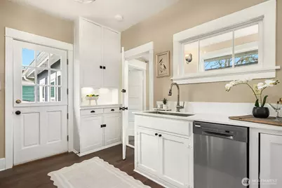 511 W McGraw Street, Seattle, WA 98119 - Photo 8