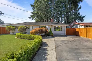 915 Monroe Ave NE, Renton, WA 98056 - Photo 2