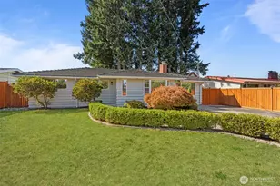 915 Monroe Ave NE, Renton, WA 98056 - Photo 1