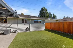 915 Monroe Ave NE, Renton, WA 98056 - Photo 32