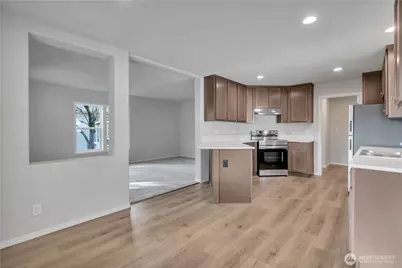 18153 31st Avenue S #323, SeaTac, WA 98188 - Photo 8