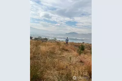 315 NW Deep River Court, East Wenatchee, WA 98802 - Photo 2