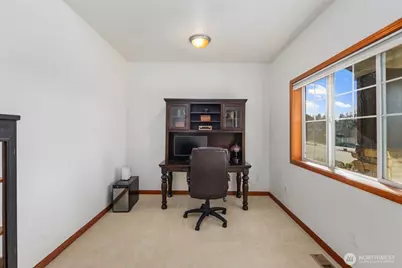 18529 Hawksview Drive, Arlington, WA 98223 - Photo 4