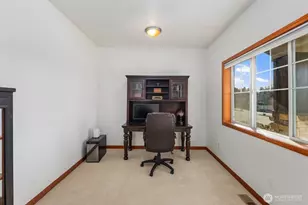 18529 Hawksview Dr, Arlington, WA 98223 - Photo 4