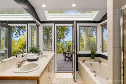 10700 NE Broomgerrie Road, Bainbridge Island, WA 98110 - Photo 26