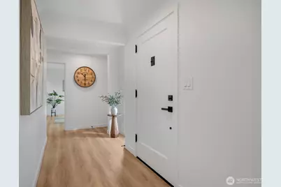 10723 Densmore Avenue N, Seattle, WA 98133 - Photo 2