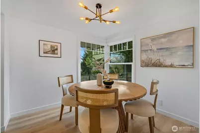 10723 Densmore Avenue N, Seattle, WA 98133 - Photo 6