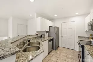 2046 Newport Way NW, Issaquah, WA 98027 - Photo 8