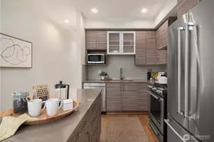 4027 California Ave SW, Seattle, WA 98116 - Photo 8