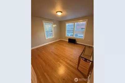 901 NE 43rd Street #106, Seattle, WA 98105 - Photo 2