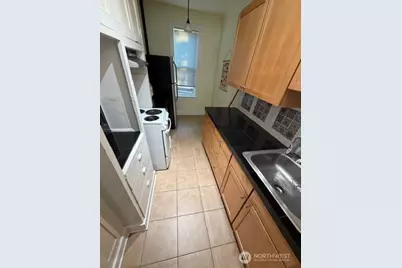 901 NE 43rd Street #106, Seattle, WA 98105 - Photo 6