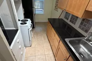 901 NE 43rd St, Seattle, WA 98105 - Photo 6