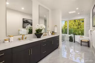 8243 W Mercer Way, Mercer Island, WA 98040 - Photo 26