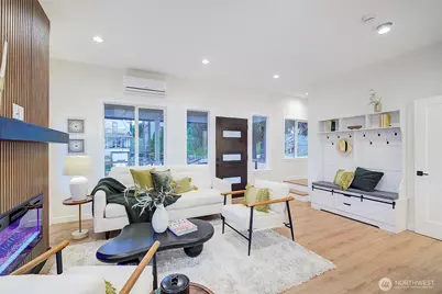 7008 Linden Avenue N, Seattle, WA 98103 - Photo 12