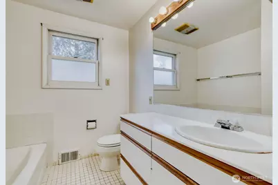 4573 Purdue Avenue NE, Seattle, WA 98105 - Photo 14