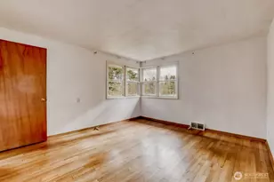 4573 Purdue Ave NE, Seattle, WA 98105 - Photo 12