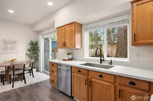 7543 NE 203rd St, Kenmore, WA 98028 - Photo 8