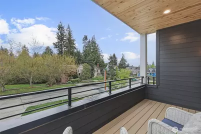 8815 Densmore Avenue N, Seattle, WA 98103 - Photo 36
