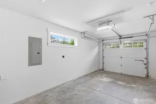 8815 Densmore Ave N, Seattle, WA 98103 - Photo 38