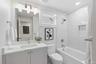 8815 Densmore Avenue N, Seattle, WA 98103 - Photo 30