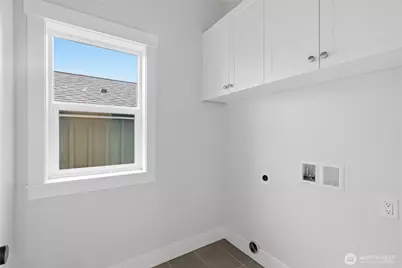 8815 Densmore Avenue N, Seattle, WA 98103 - Photo 32