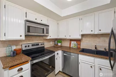 9920 NE 119th St #107, Kirkland, WA 98034 - Photo 6