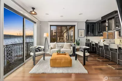 4013 E Lake Sammamish Shore Lane, Sammamish, WA 98075 - Photo 2