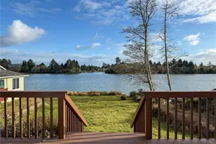 586 Mt Olympus Ave SE, Ocean Shores, WA 98569 - Photo 4