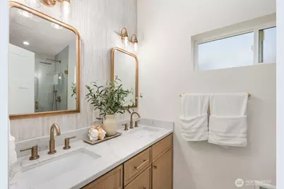 4521 47th Avenue SW #B, Seattle, WA 98116 - Photo 22