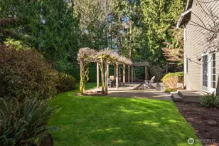 10647 Woodhaven Ln, Bellevue, WA 98004 - Photo 22