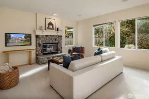 10647 Woodhaven Ln, Bellevue, WA 98004 - Photo 8