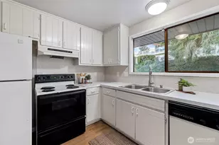 710 E Bay Front Ln, Oak Harbor, WA 98277 - Photo 18