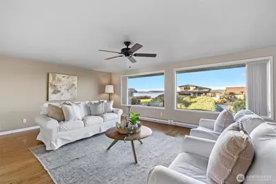 710 E Bay Front Lane, Oak Harbor, WA 98277 - Photo 10